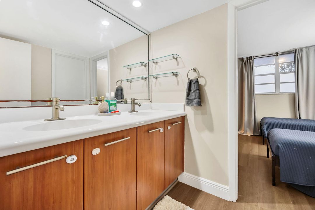 En Venta: $389,000 (2 camas, 1 baños, 926 Pies cuadrados)