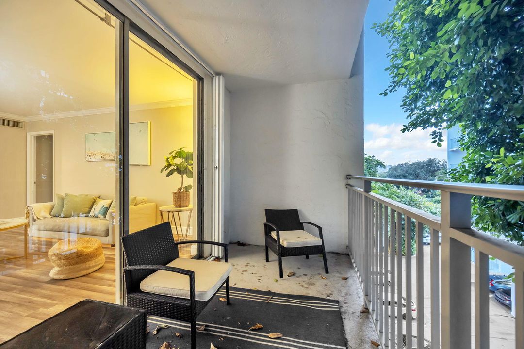 En Venta: $389,000 (2 camas, 1 baños, 926 Pies cuadrados)