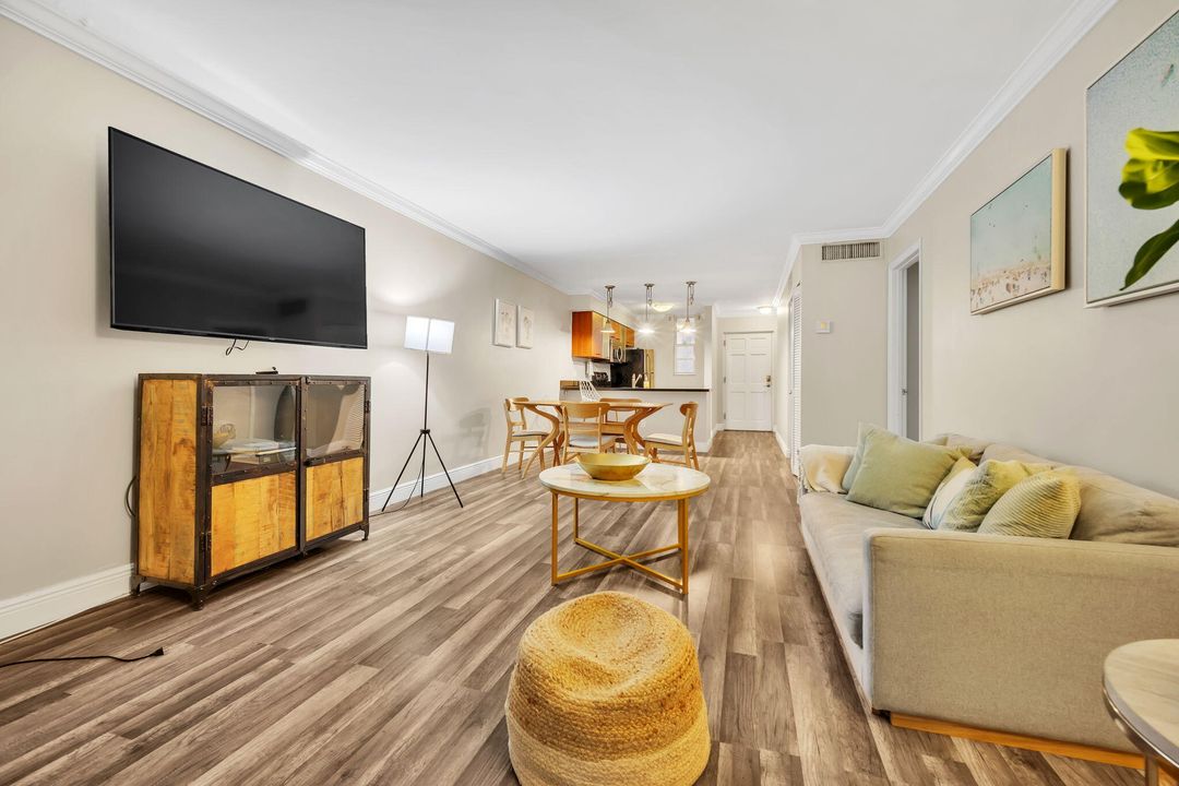 En Venta: $389,000 (2 camas, 1 baños, 926 Pies cuadrados)