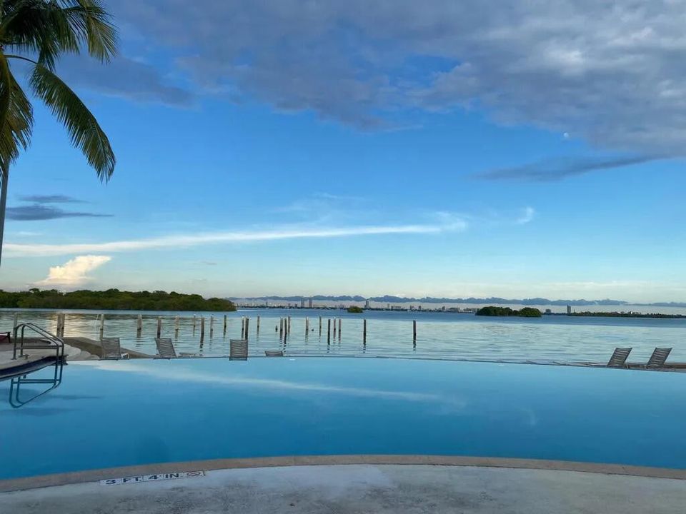 En Venta: $389,000 (2 camas, 1 baños, 926 Pies cuadrados)