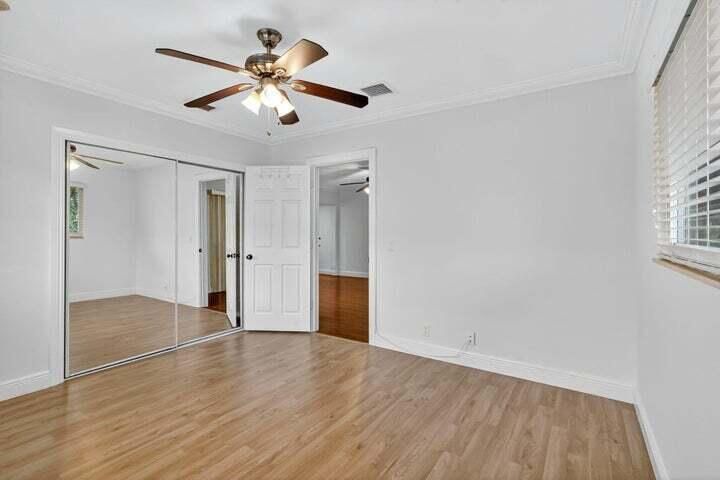 For Rent: $2,950 (2 beds, 1 baths, 900 Square Feet)