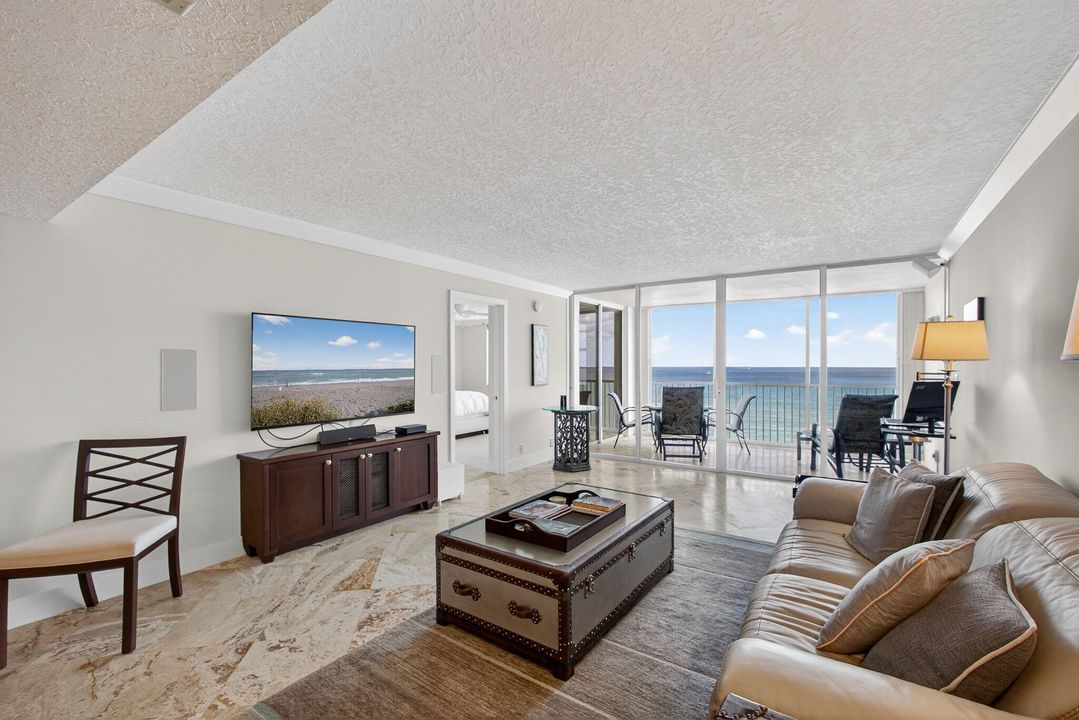 待售: $879,000 (2 贝兹, 2 浴室, 1295 平方英尺)