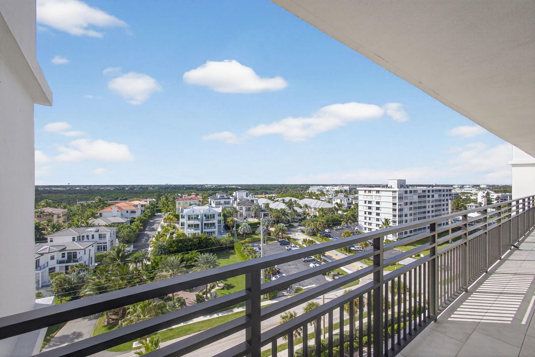 待售: $879,000 (2 贝兹, 2 浴室, 1295 平方英尺)