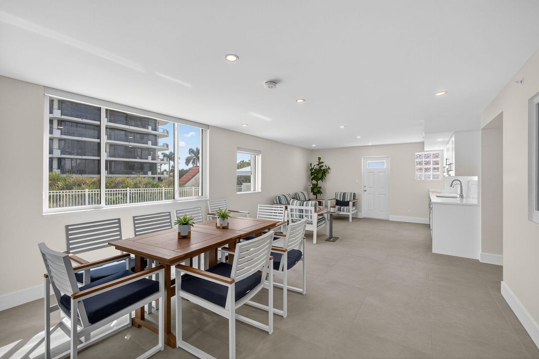 待售: $879,000 (2 贝兹, 2 浴室, 1295 平方英尺)