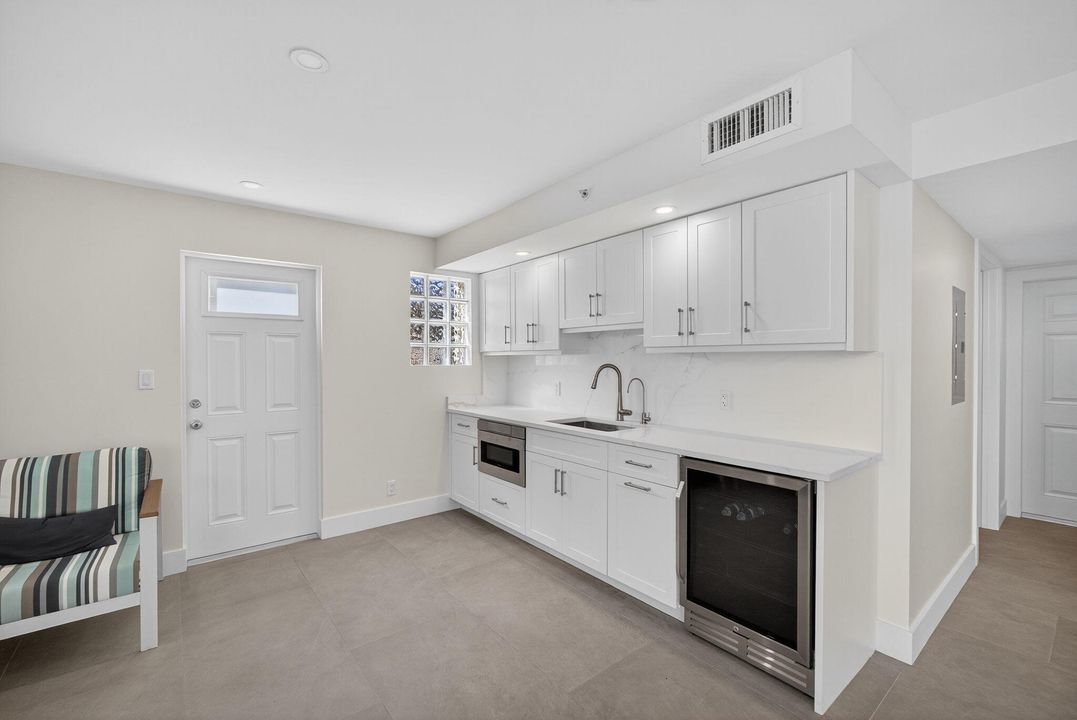 待售: $879,000 (2 贝兹, 2 浴室, 1295 平方英尺)