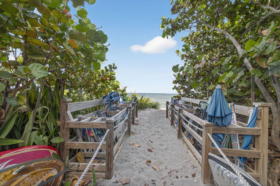 待售: $879,000 (2 贝兹, 2 浴室, 1295 平方英尺)