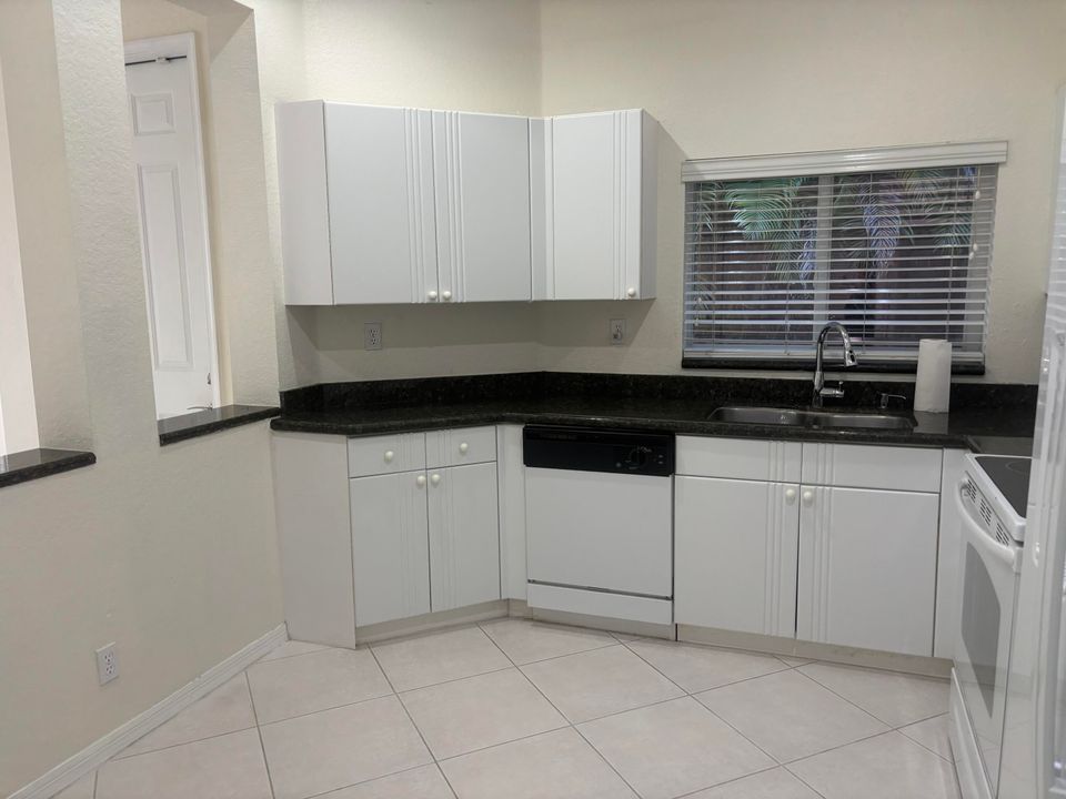 На продажу: $475,000 (3 спален, 2 ванн, 1292 Квадратных фут)