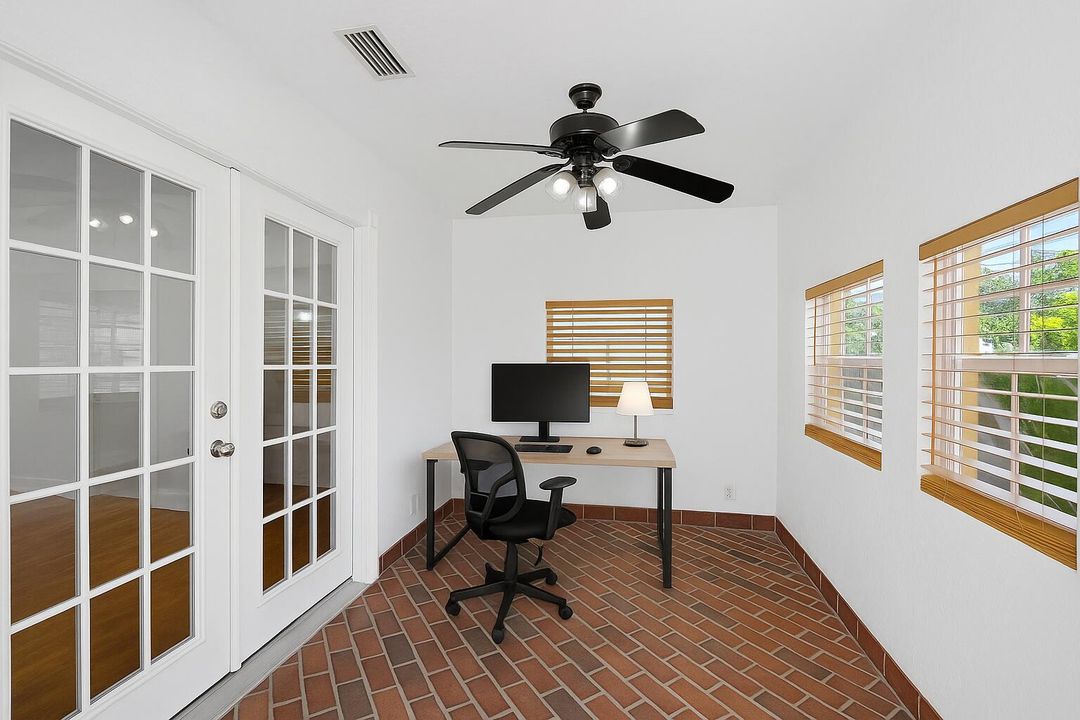 For Sale: $345,000 (2 beds, 1 baths, 1106 Square Feet)