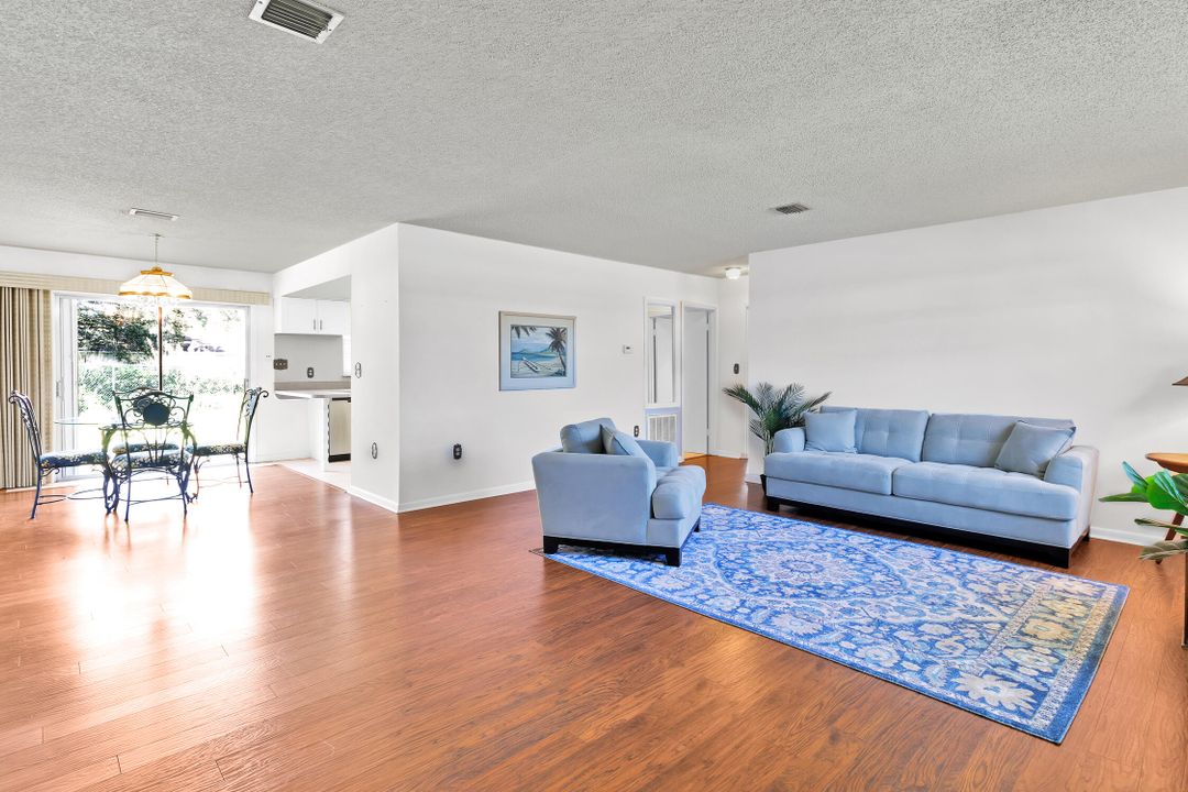 For Sale: $250,000 (2 beds, 2 baths, 1224 Square Feet)