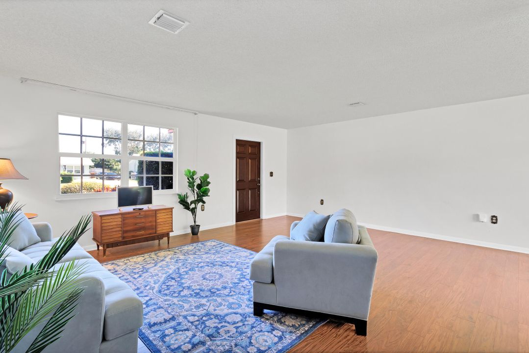 For Sale: $250,000 (2 beds, 2 baths, 1224 Square Feet)