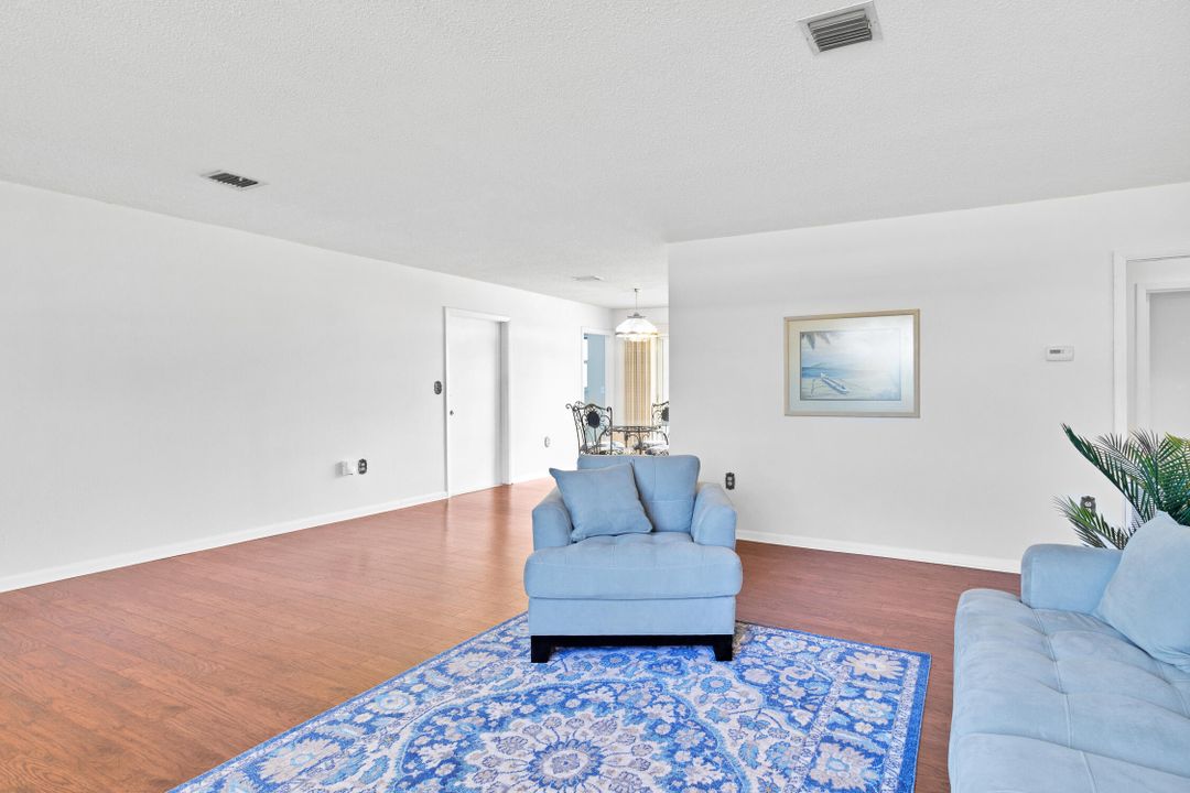 For Sale: $250,000 (2 beds, 2 baths, 1224 Square Feet)