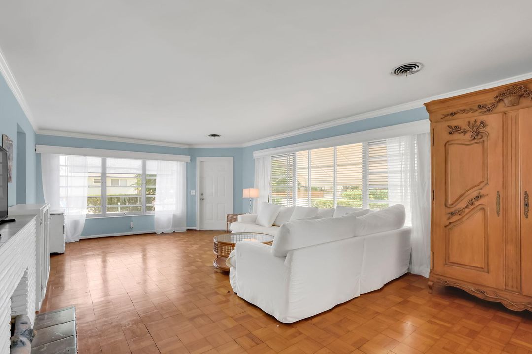 En Venta: $425,525 (2 camas, 2 baños, 1425 Pies cuadrados)