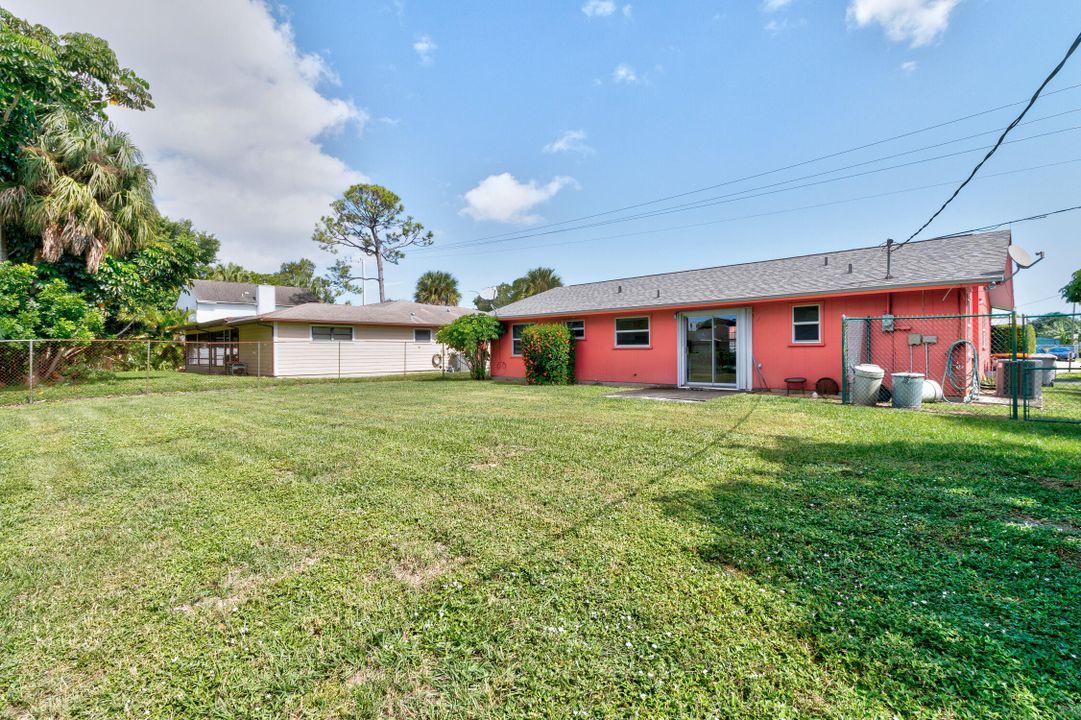 For Sale: $250,000 (2 beds, 2 baths, 1224 Square Feet)