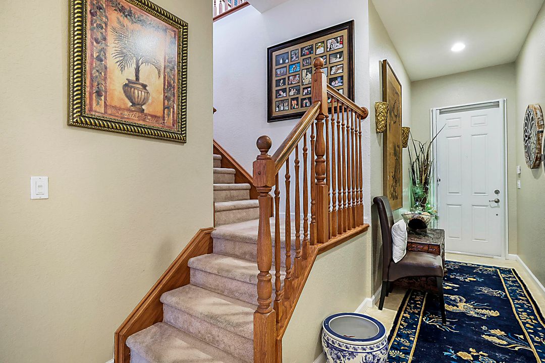 En Venta: $425,000 (3 camas, 2 baños, 2031 Pies cuadrados)