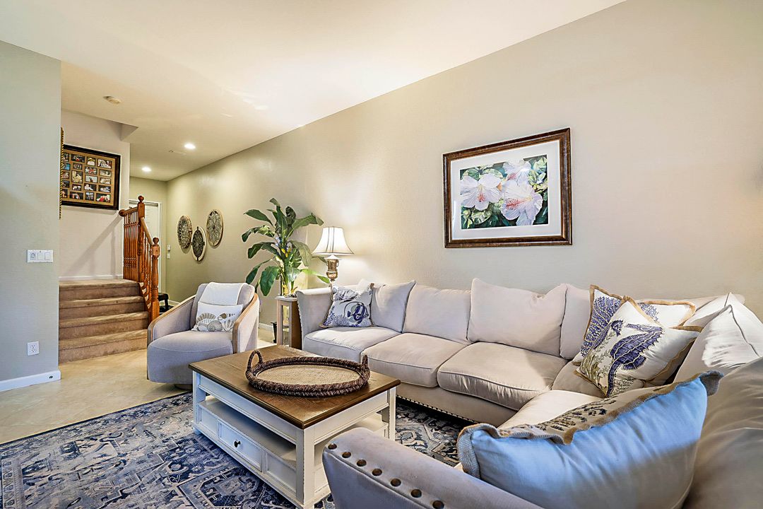 En Venta: $425,000 (3 camas, 2 baños, 2031 Pies cuadrados)