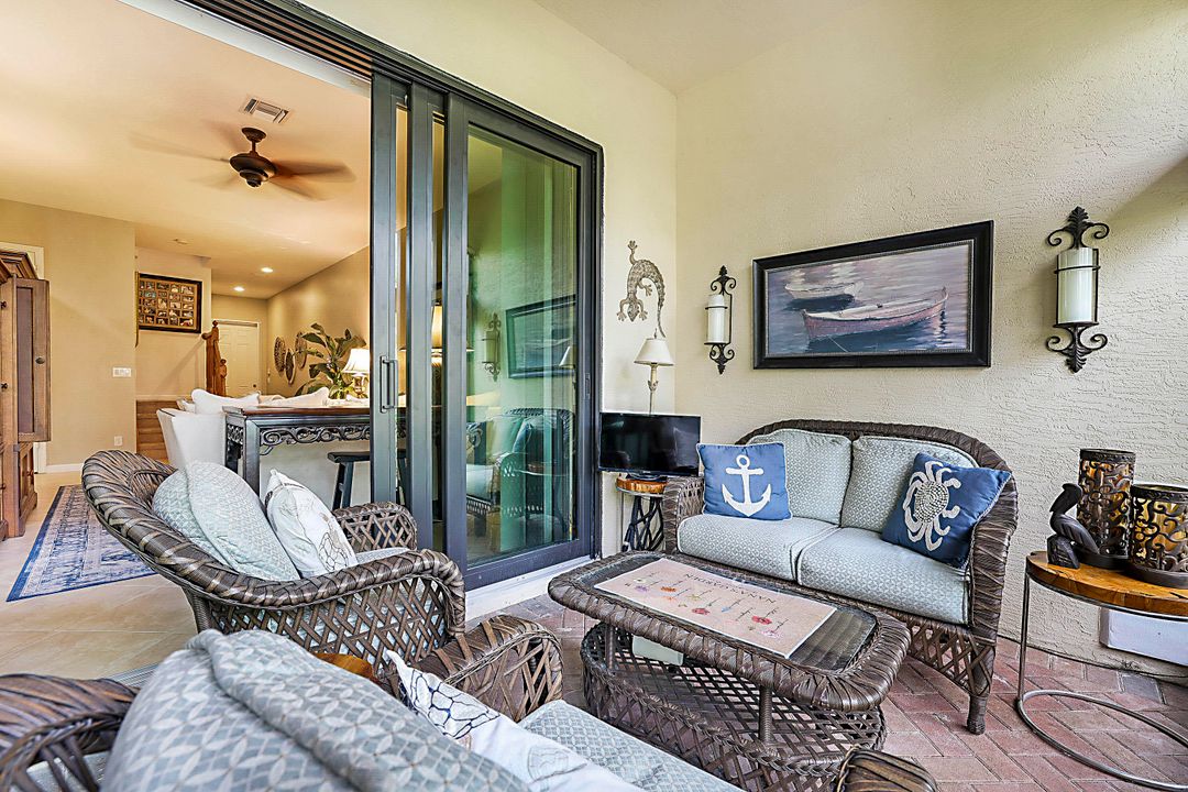 En Venta: $425,000 (3 camas, 2 baños, 2031 Pies cuadrados)