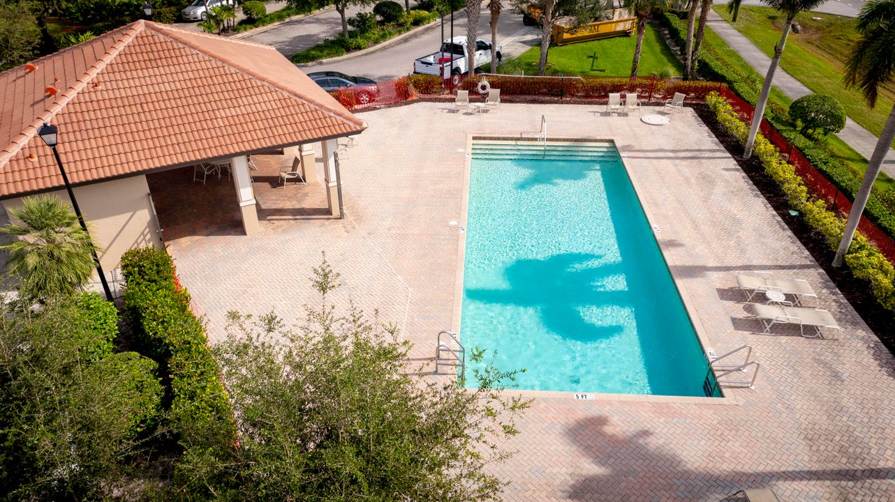 En Venta: $425,000 (3 camas, 2 baños, 2031 Pies cuadrados)