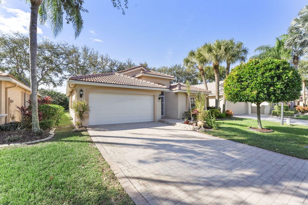 Activo con contrato: $475,000 (2 camas, 2 baños, 1722 Pies cuadrados)