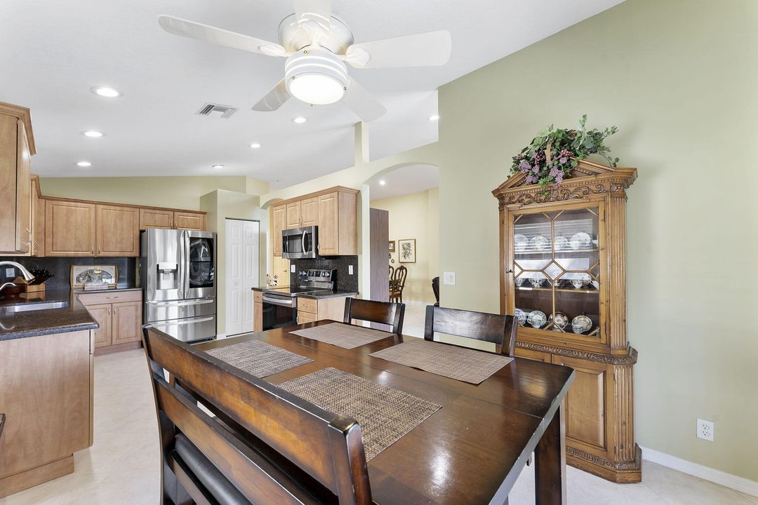 Activo con contrato: $475,000 (2 camas, 2 baños, 1722 Pies cuadrados)