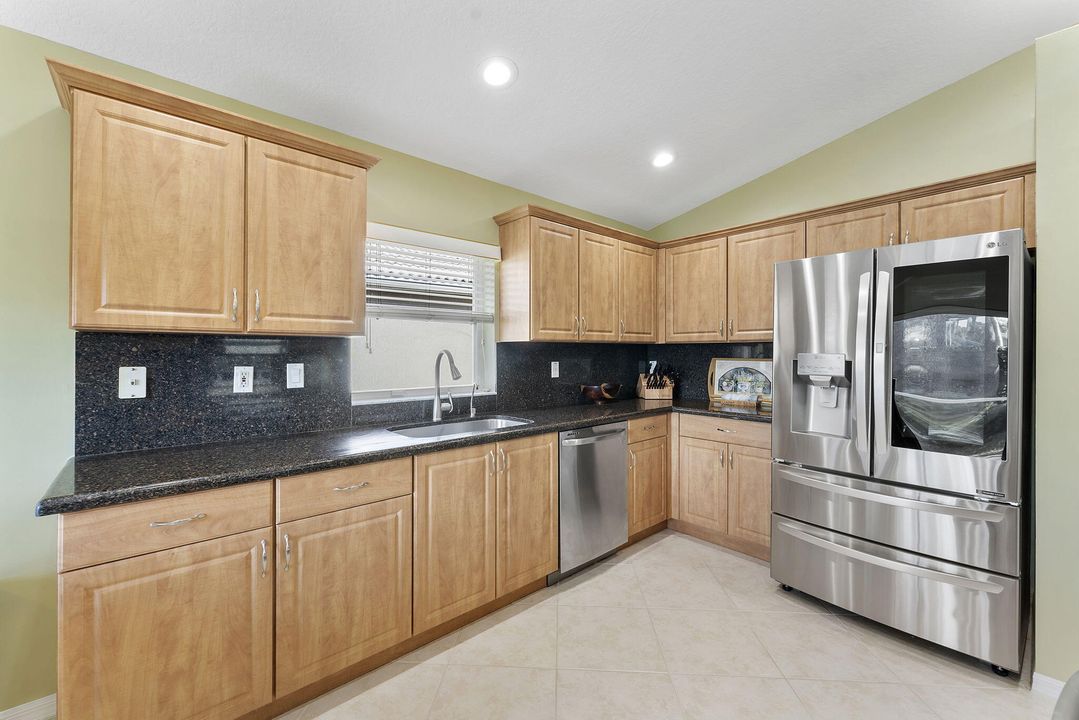 Activo con contrato: $475,000 (2 camas, 2 baños, 1722 Pies cuadrados)