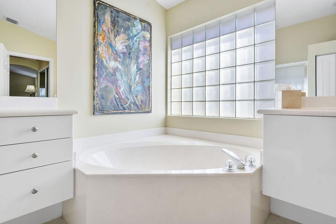 Activo con contrato: $475,000 (2 camas, 2 baños, 1722 Pies cuadrados)