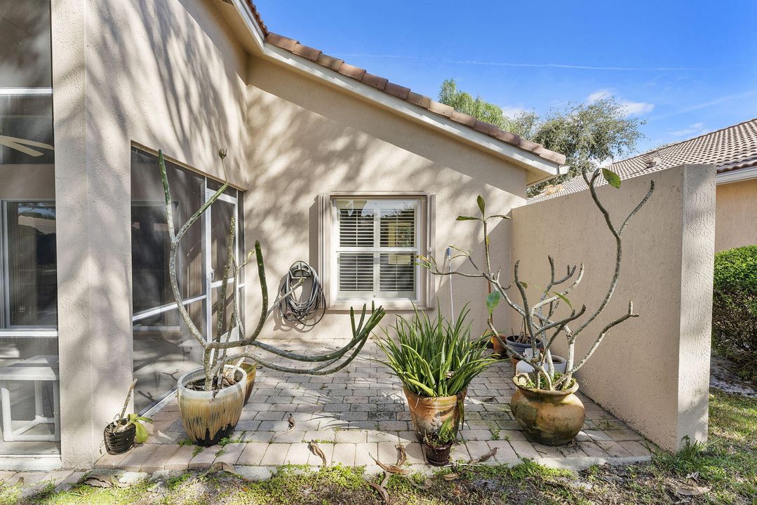 Activo con contrato: $475,000 (2 camas, 2 baños, 1722 Pies cuadrados)