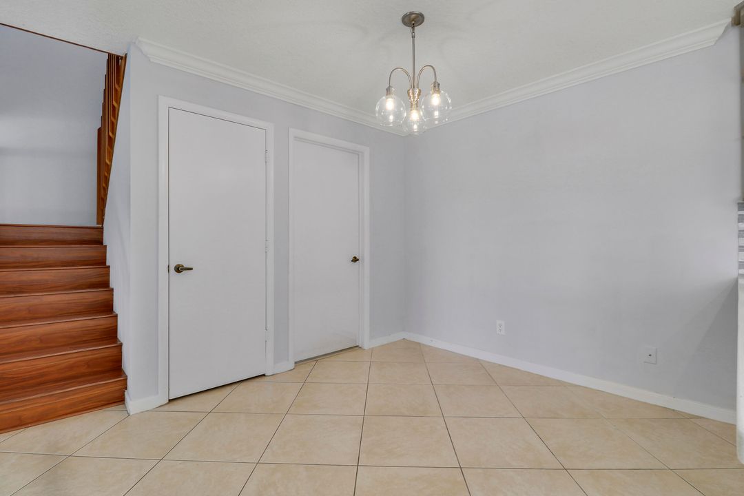 En Venta: $348,995 (2 camas, 2 baños, 1362 Pies cuadrados)