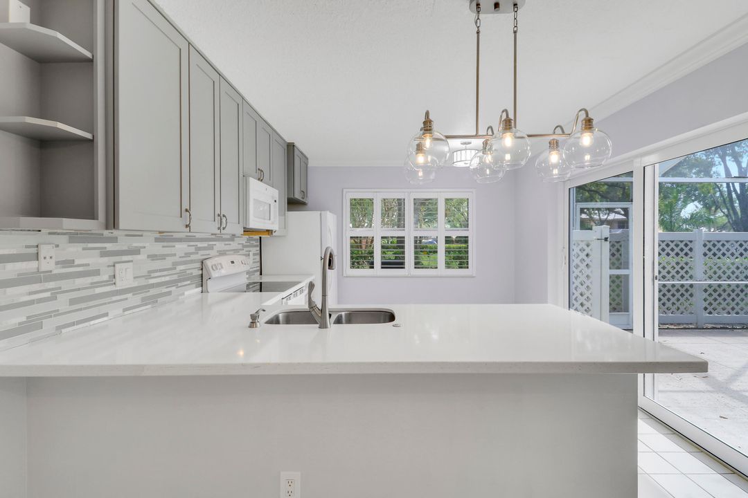 En Venta: $348,995 (2 camas, 2 baños, 1362 Pies cuadrados)