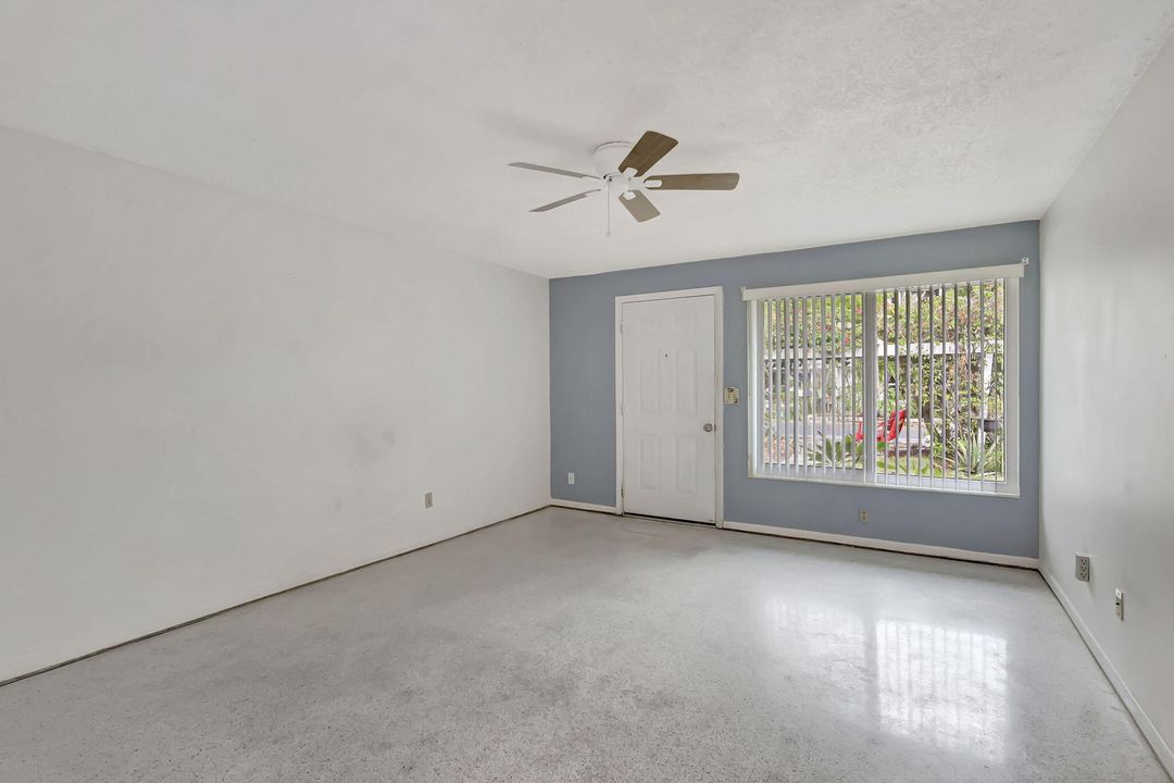 Active With Contract: $275,000 (2 beds, 1 baths, 1073 Square Feet)