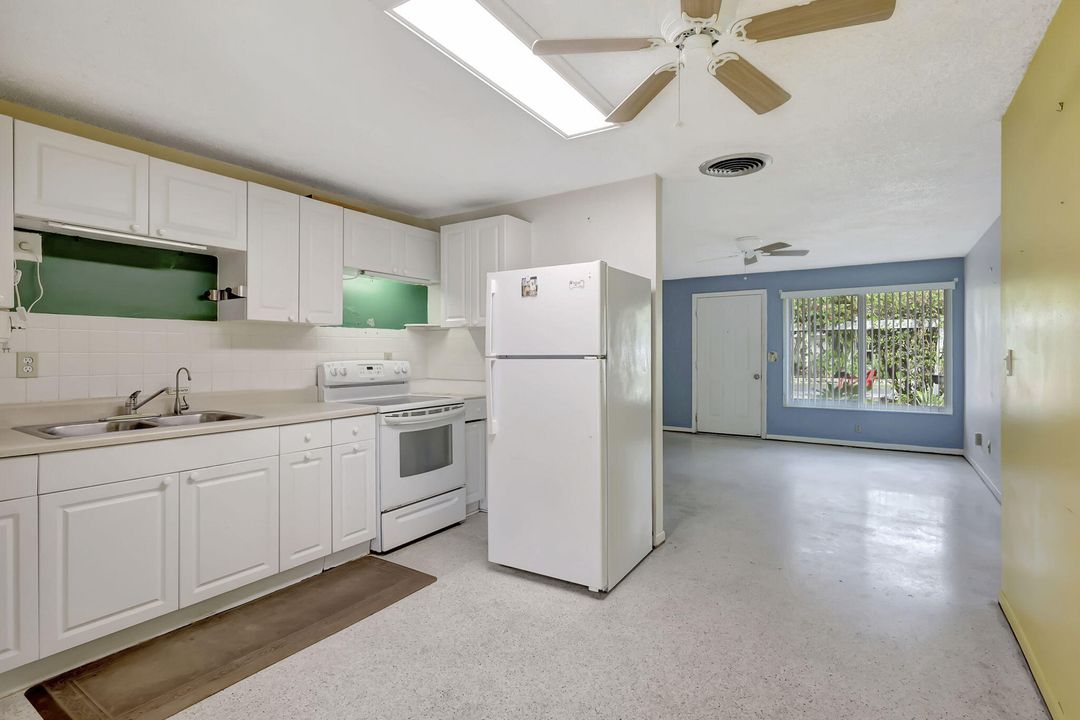 Active With Contract: $275,000 (2 beds, 1 baths, 1073 Square Feet)