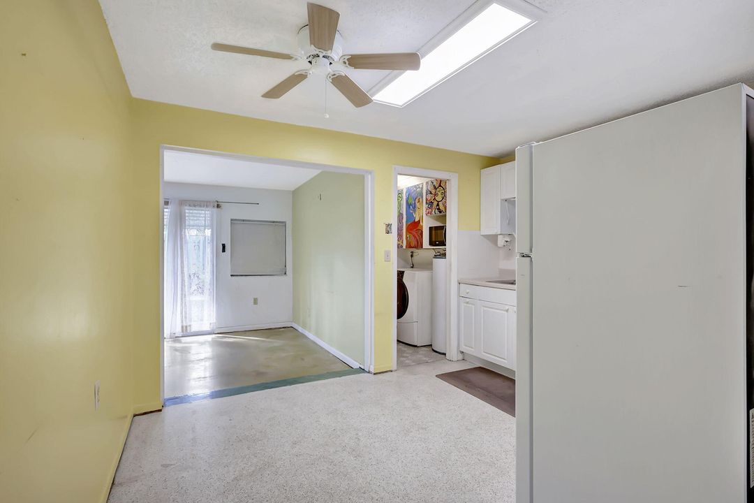 Active With Contract: $275,000 (2 beds, 1 baths, 1073 Square Feet)