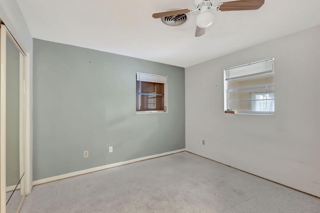 Active With Contract: $275,000 (2 beds, 1 baths, 1073 Square Feet)