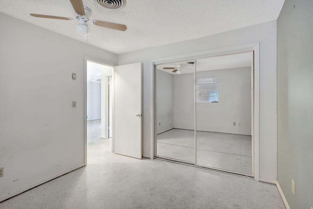 Active With Contract: $275,000 (2 beds, 1 baths, 1073 Square Feet)