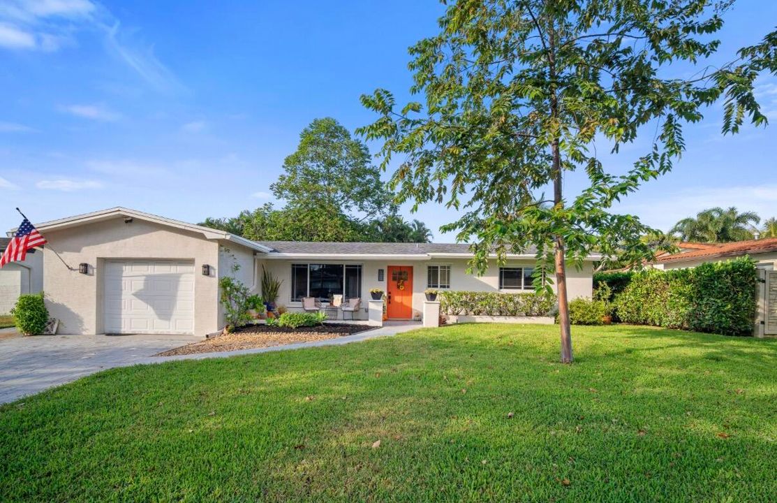 最近售出: $705,000 (3 贝兹, 2 浴室, 1606 平方英尺)