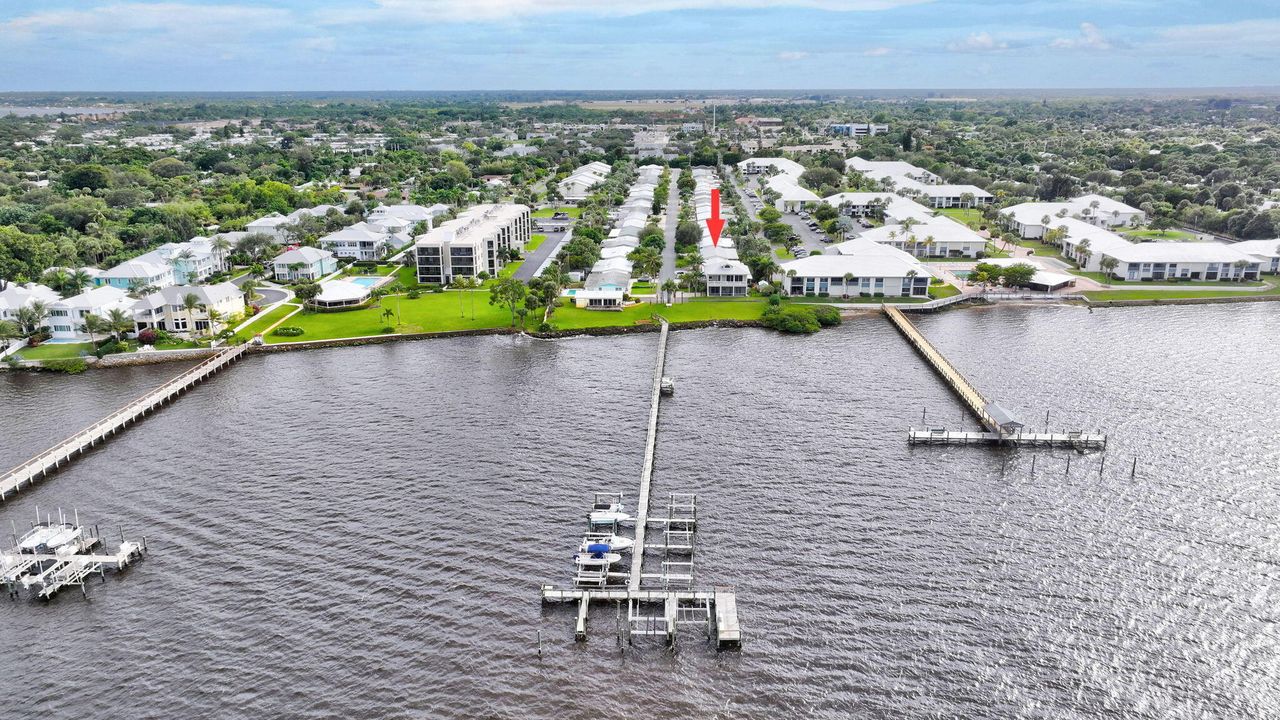 Active With Contract: $275,000 (2 beds, 1 baths, 1073 Square Feet)