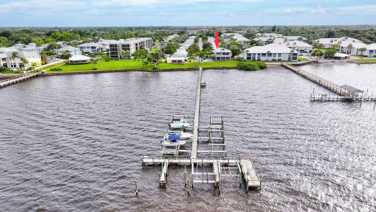 Active With Contract: $275,000 (2 beds, 1 baths, 1073 Square Feet)