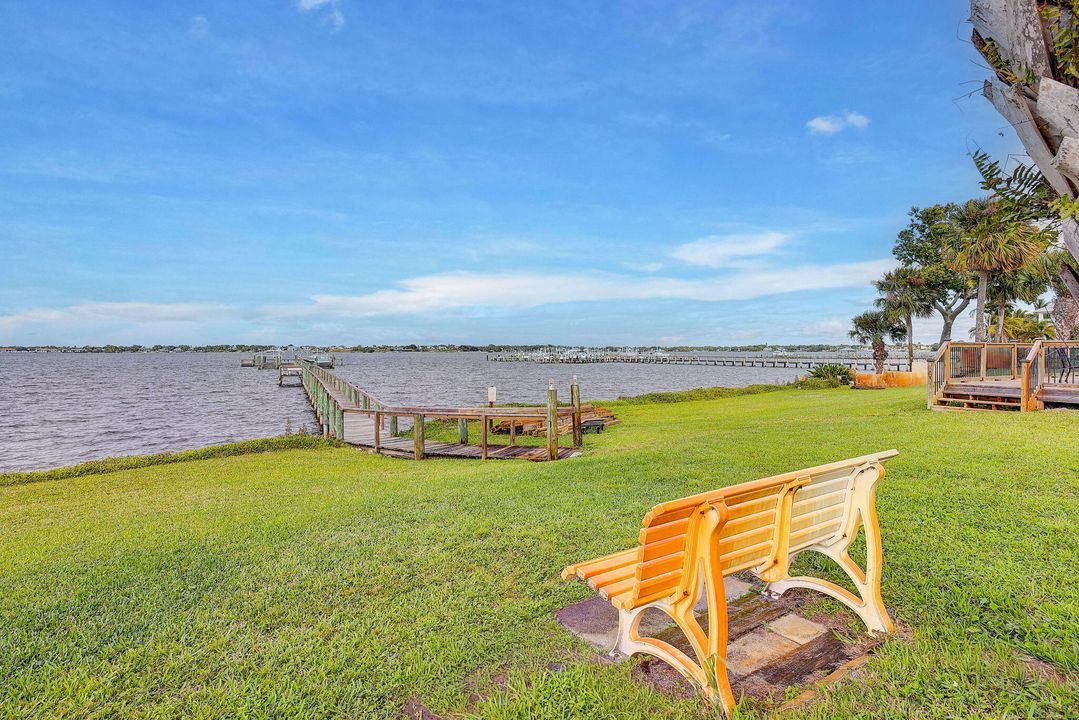 Active With Contract: $275,000 (2 beds, 1 baths, 1073 Square Feet)