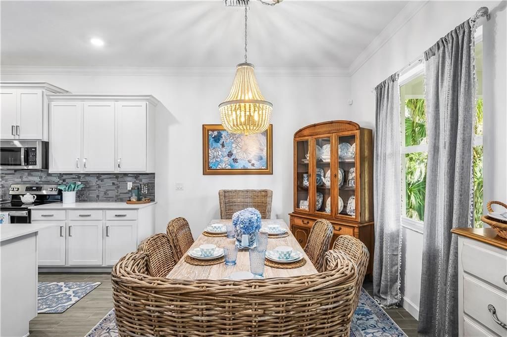 For Sale: $565,000 (3 beds, 2 baths, 2338 Square Feet)