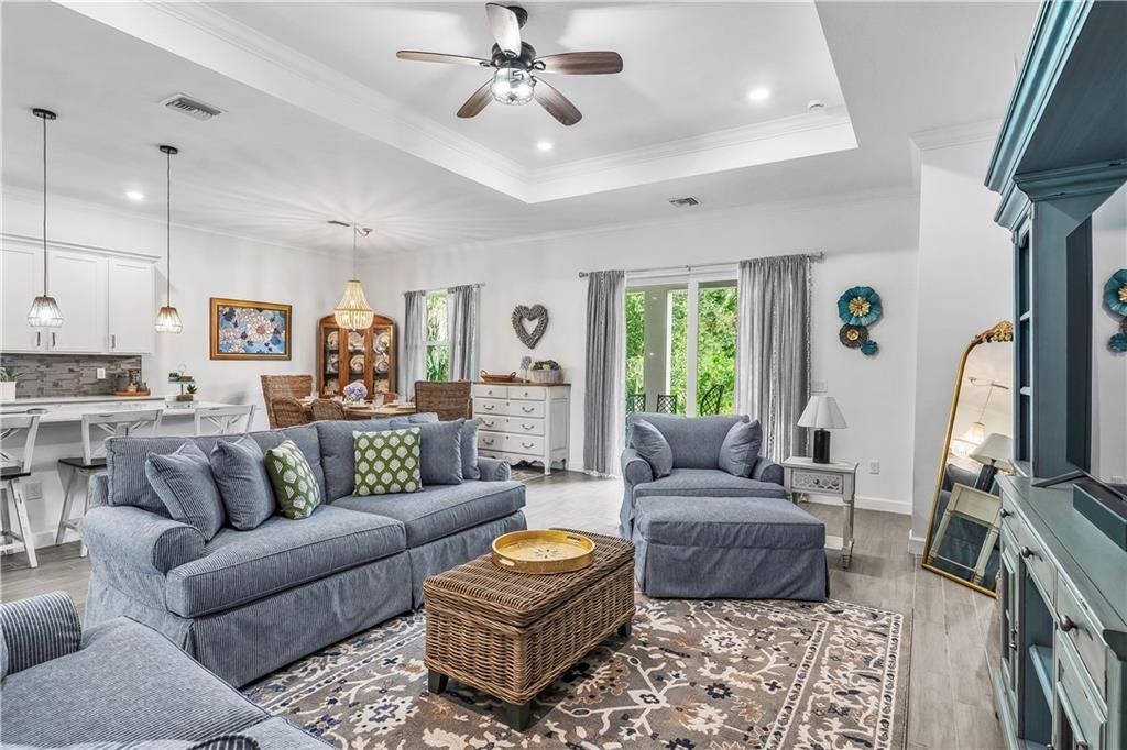 For Sale: $565,000 (3 beds, 2 baths, 2338 Square Feet)