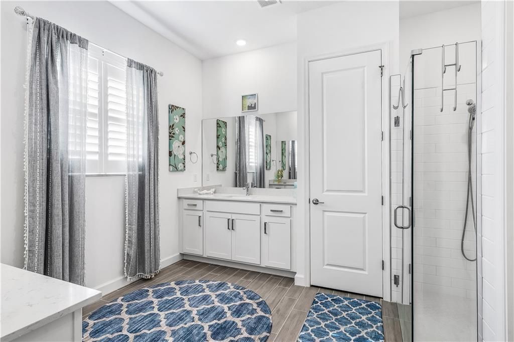 For Sale: $565,000 (3 beds, 2 baths, 2338 Square Feet)