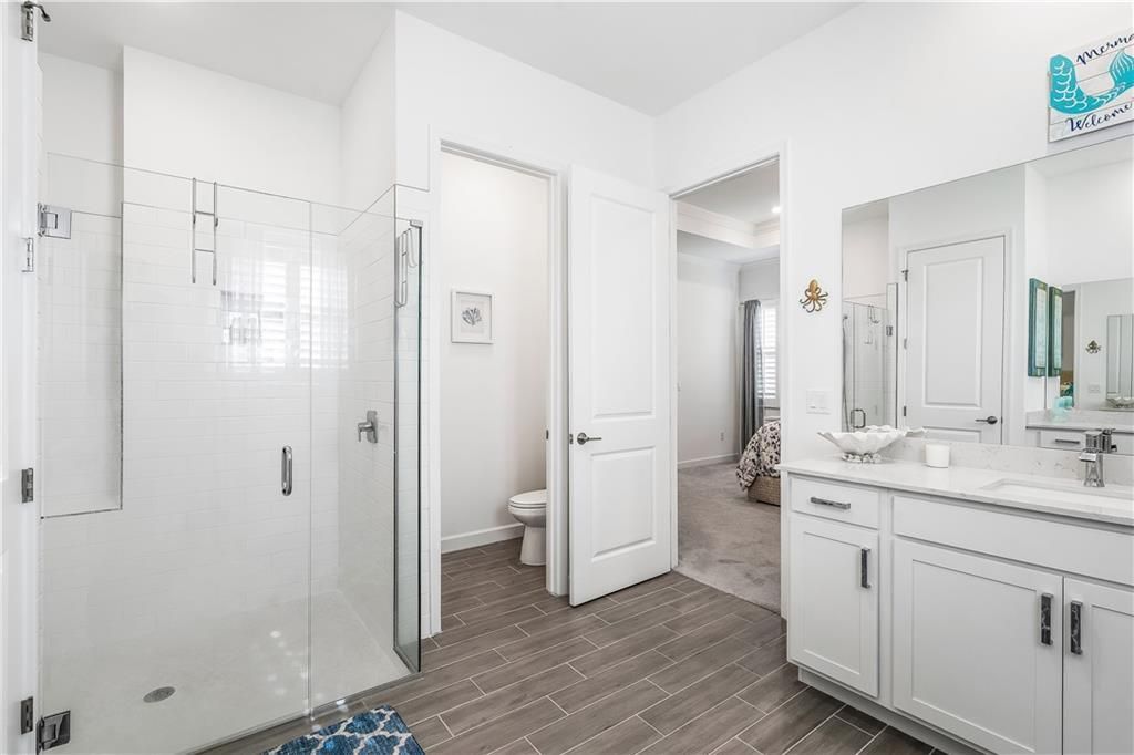 For Sale: $565,000 (3 beds, 2 baths, 2338 Square Feet)