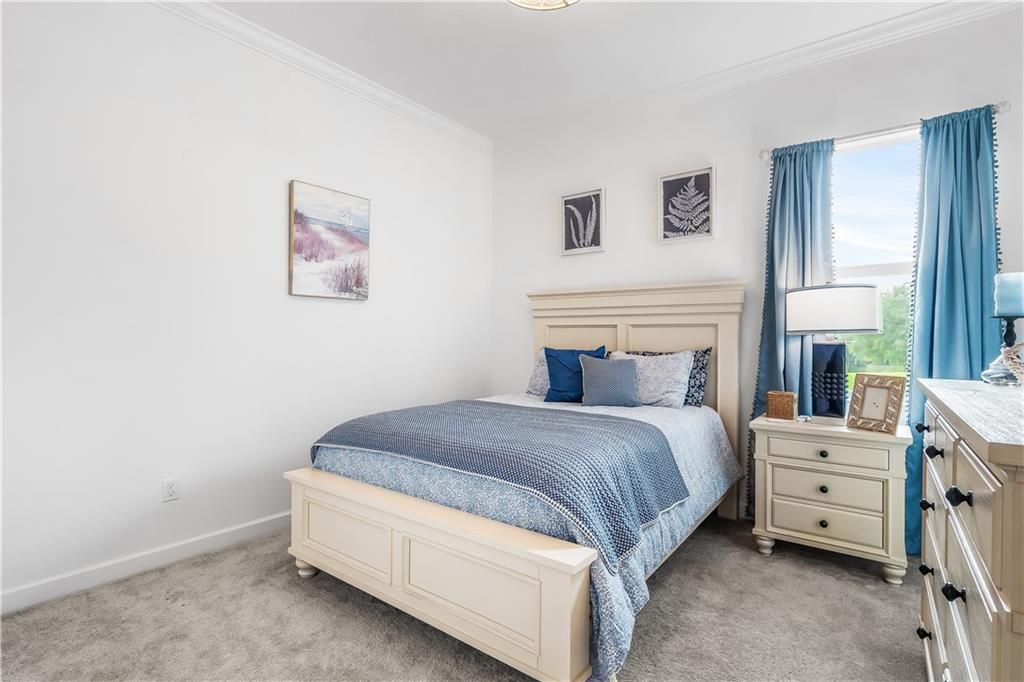 For Sale: $565,000 (3 beds, 2 baths, 2338 Square Feet)