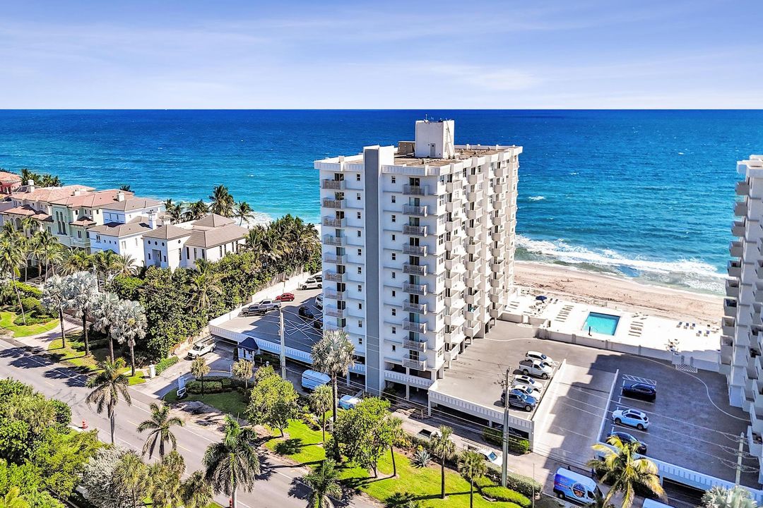 For Sale: $774,900 (2 beds, 2 baths, 1100 Square Feet)