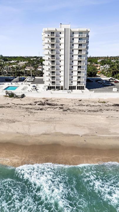 For Sale: $774,900 (2 beds, 2 baths, 1100 Square Feet)