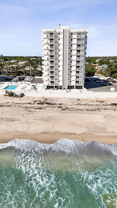 For Sale: $774,900 (2 beds, 2 baths, 1100 Square Feet)