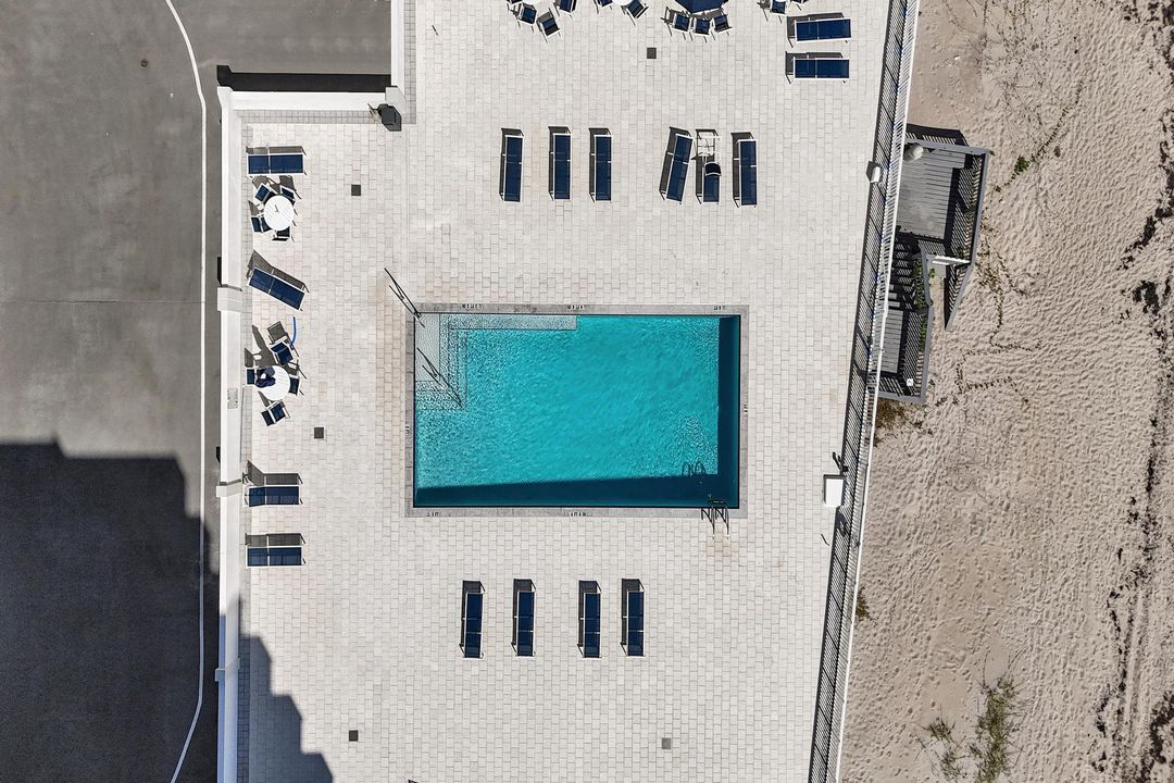 For Sale: $774,900 (2 beds, 2 baths, 1100 Square Feet)