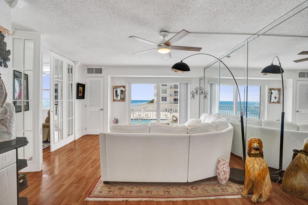 For Sale: $774,900 (2 beds, 2 baths, 1100 Square Feet)