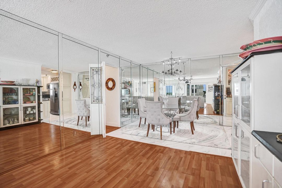 For Sale: $774,900 (2 beds, 2 baths, 1100 Square Feet)