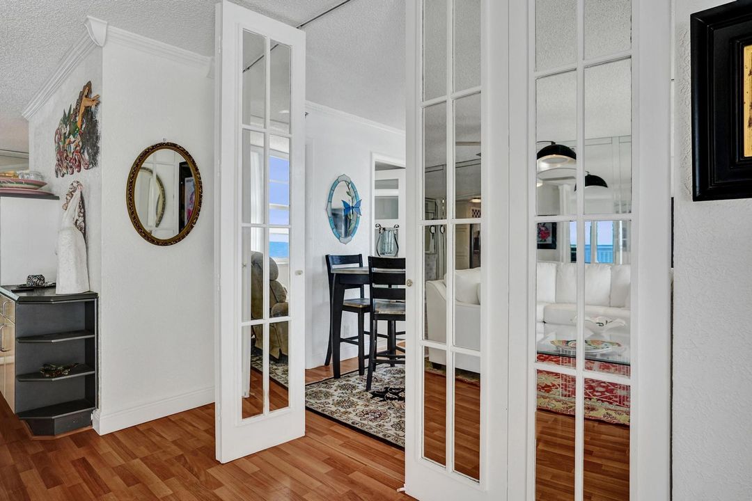 For Sale: $774,900 (2 beds, 2 baths, 1100 Square Feet)