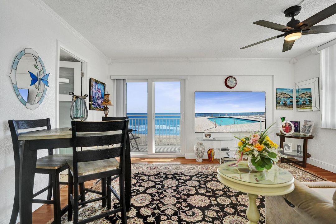 For Sale: $774,900 (2 beds, 2 baths, 1100 Square Feet)